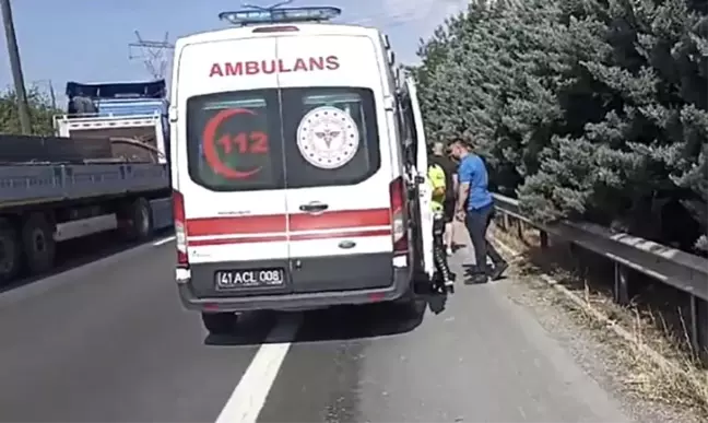 İzmit'te Otomobil Bariyerlere Çarptı: 1 Yaralı