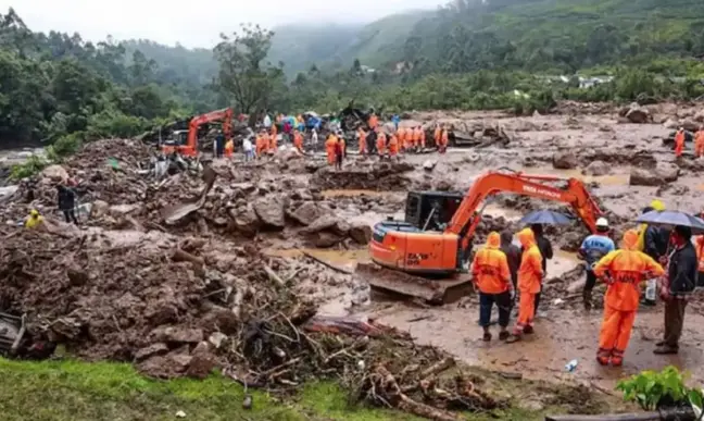 Hindistan'ın Kerala eyaletinde meydana gelen heyelanda 45 kişi hayatını kaybetti