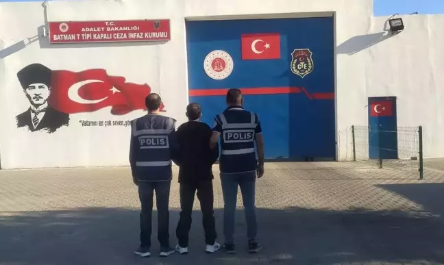 Siirt'te Firari Hükümlü Gizli Bölmede Yakalandı