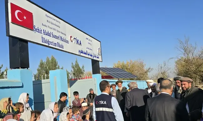 TİKA'dan, Afganistan'da iki okula malzeme desteği