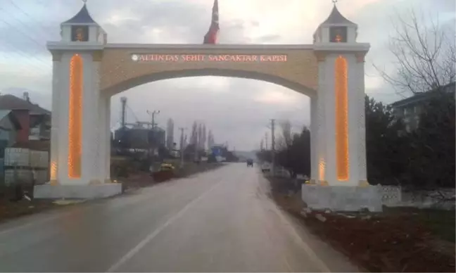 Altıntaş'ta Şehit Sancaktar Kapısı Hizmete Sunuldu