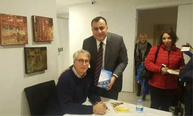 Gazeteci Yetkin, Çankaya'da Okuyucularıyla Buluştu