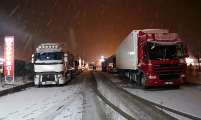 Afyonkarahisar'da 'Kar' Nedeniyle Merkez ile 5 İlçede Okullar Tatil (2)