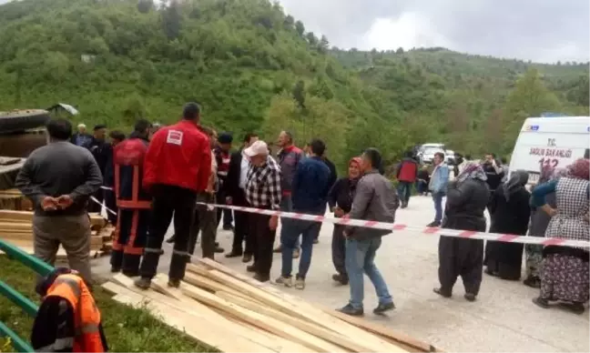 Köprüden Geçen Traktör Devrildi: 1 Ölü, 2 Yaralı