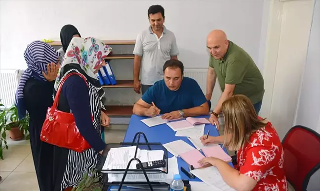 Bandırma Belediyesinden öğrencilere giysi yardımı
