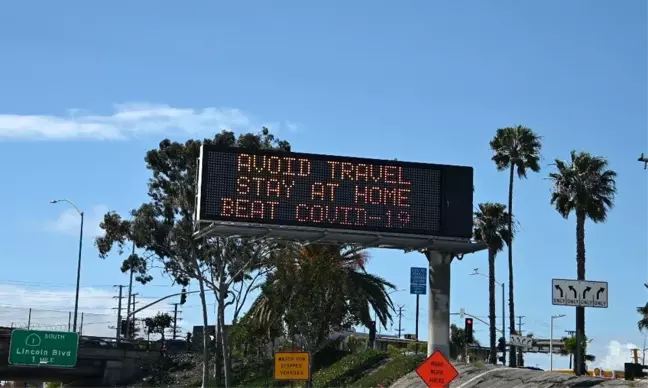 Los Angeles'ın renkli sokakları korona salgını nedeniyle ıssız kaldı