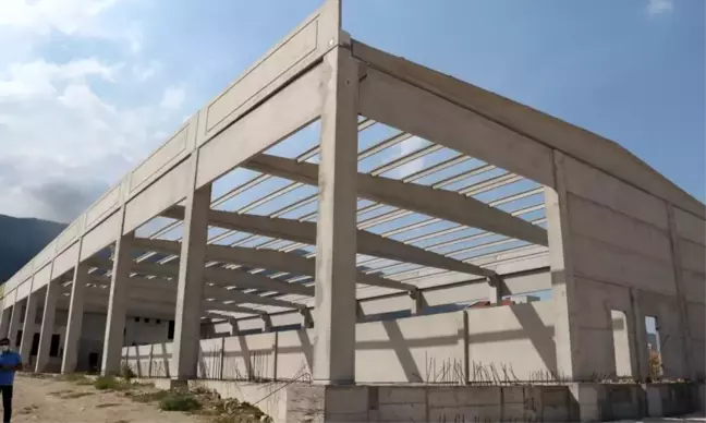 Kırkağaç'ta İtfaiye ve Şantiye Binasında Sona Doğru