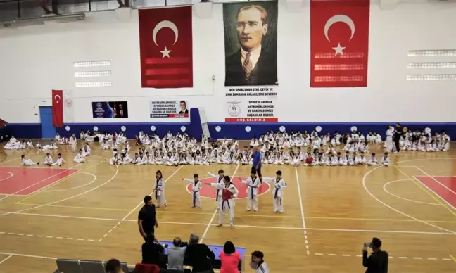 Gölcük'de 310 sporcu, düzenlenen kuşak sınavını başarı ile tamamladı