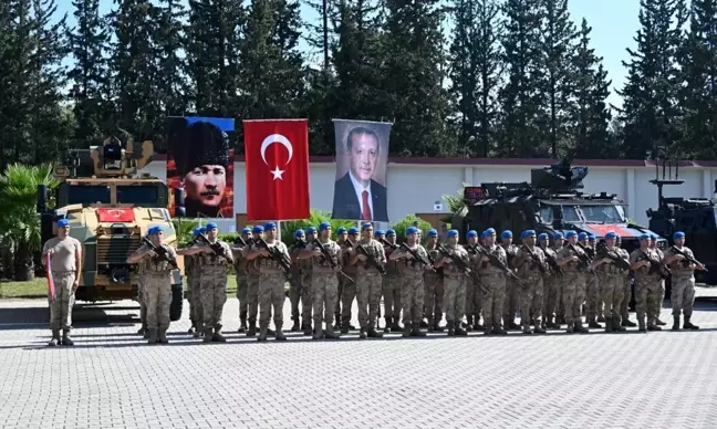 Suriye'nin El Bab şehrine görev yapacak Jandarma Özel Harekat Tabur Komutanlığı'na bağlı timler uğurlandı