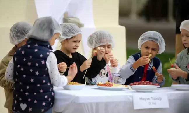 Kırklareli'de Minik Şefler Meyve ve Salata Tabağı Hazırladı