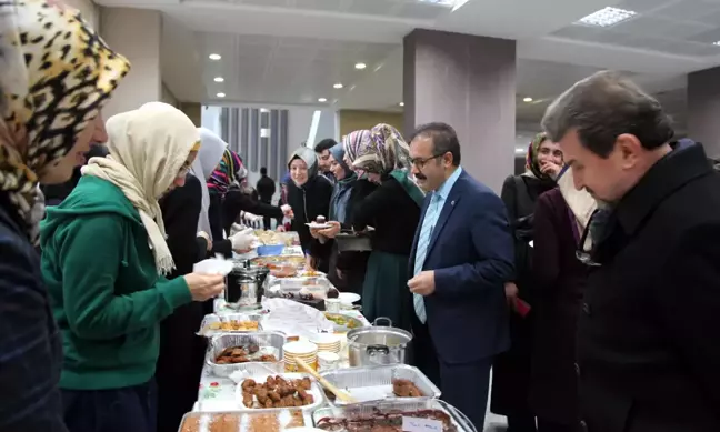 Tıp Fakültesi Öğrencilerinden Halep Halkı için Kermes