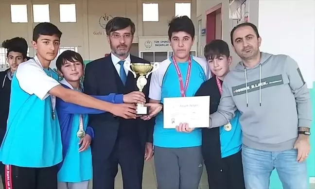 Kırşehir'de yıldızlar ve gençler dart il birinciliği müsabakaları