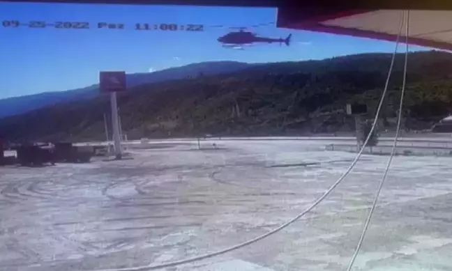 Akaryakıt istasyonuna inen helikopter şaşkınlığa neden oldu