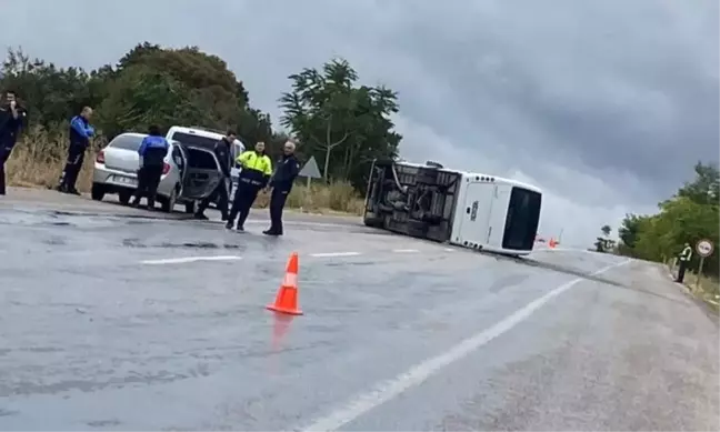 Balıkesir Gönen'de Midibüs Devrildi: 10 Yaralı