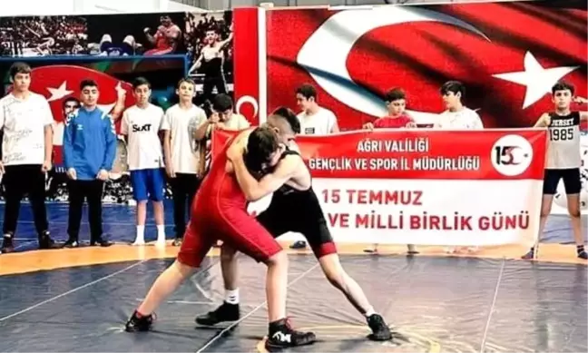 Ağrı'da 15 Temmuz Şehitleri Anma etkinlikleri kapsamında sportif müsabakalar düzenlendi