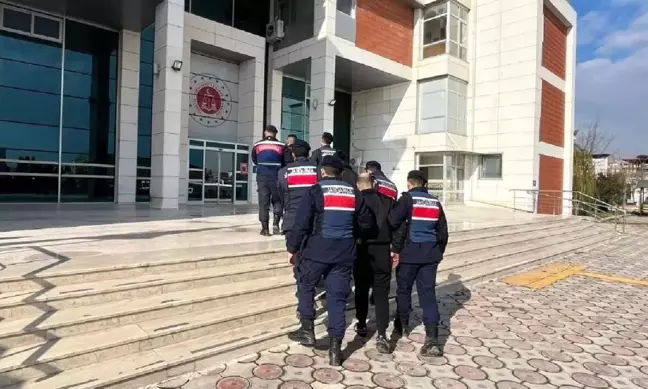 Gaziantep’te Bıçaklı Kavga: 3 Şahıs Tutuklandı