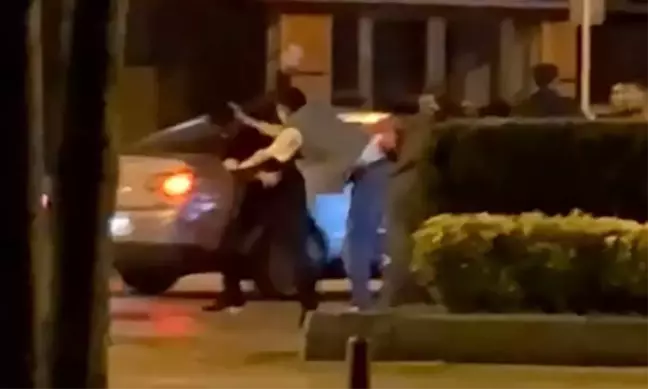 Bolu'da Gece Saatlerinde İki Grubun Kavgası Kameralara Yansıdı
