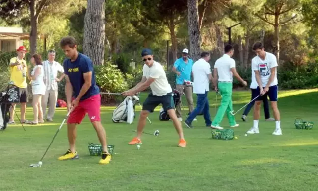 Tenisçiler Golf Oynadı
