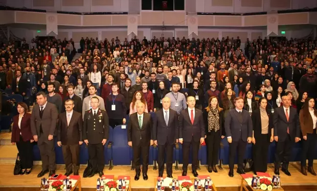 865 Öğrenci Lisansüstü Öğrenim İçin Yurt Dışına Gidecek