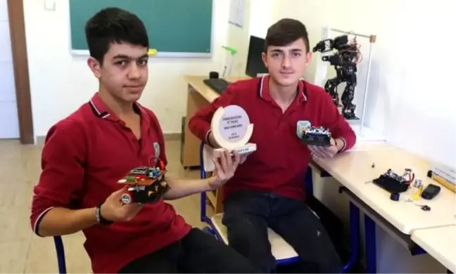 Parçalarını kendileri ürettikleri robotla, dünya 2'ncisi oldular