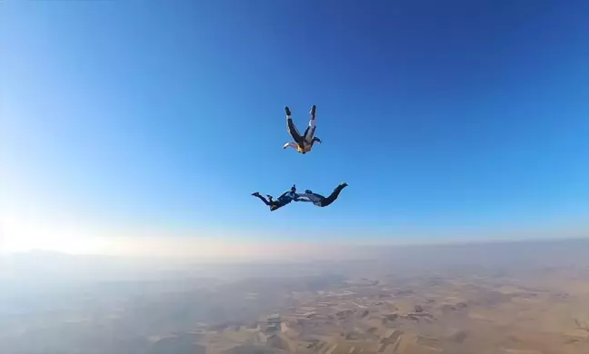 Eskişehir'de 5. Skydiving Fest-Paraşüt Günleri Başladı