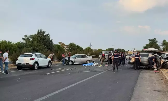 İzmir'de otomobil kazası: 2 ölü, 3 yaralı