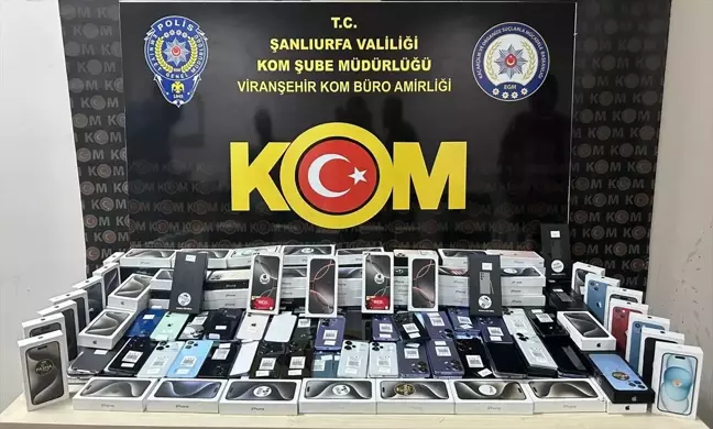 Şanlıurfa'da Gümrük Kaçağı 350 Cep Telefonu Ele Geçirildi