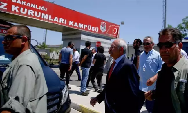 Kılıçdaroğlu, Enis Berberoğlu'nu Ziyaret Etti