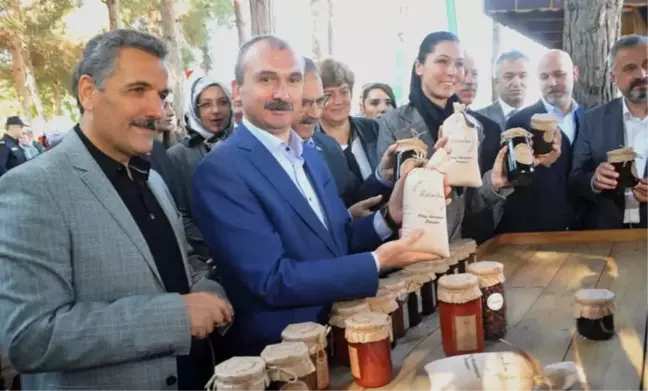 Alaçam'da Köy Ürünleri Pazarı Açıldı