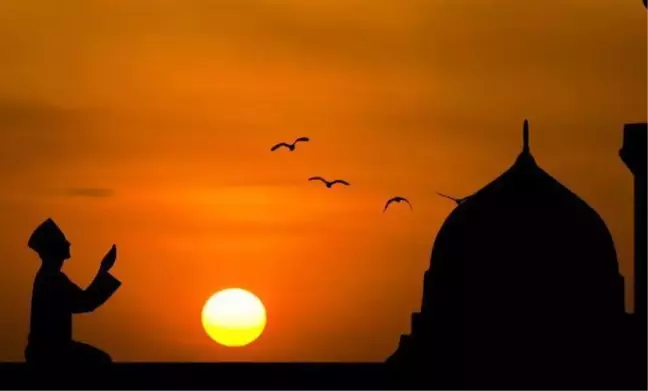 Regaip Kandili akşamla yatsı arası kılınacak namaz tarifi! Regaip gecesinde akşam namazı ile yatsı namazı arasında hangi namaz kılınır?