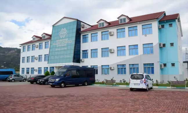 Türkiye Maarif Vakfı yetkilileri Elbasan'da bulunan okullarda görüşmeler yaptı
