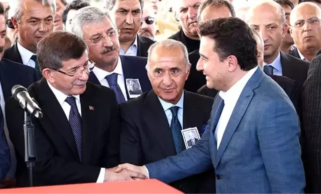 Ali Babacan ve Ahmet Davutoğlu ilk kez yan yana görüntülendi