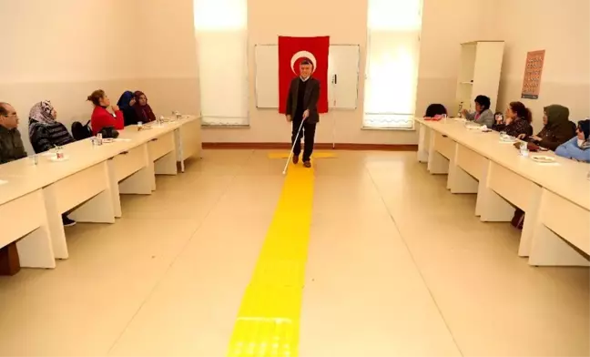 Büyükşehir Belediyesinden görme engellilere bağımsız hareket eğitimi