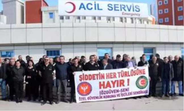 Sivas'ta hasta yakınlarının güvenlik görevlilerini darbetmesi güvenlik kamerasında