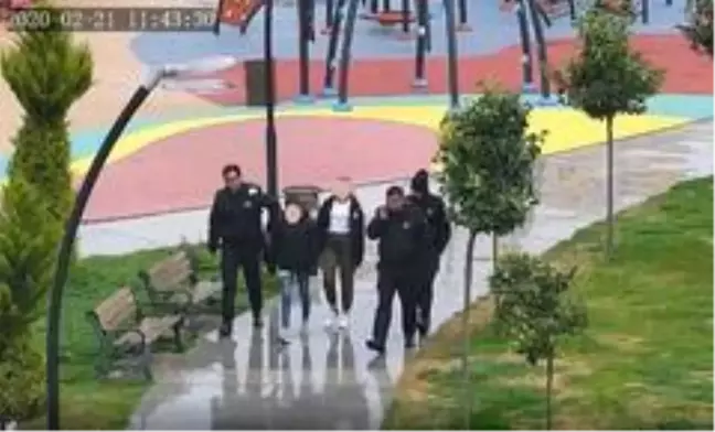 Kayıp kızlar güvenlikçilerin dikkati sayesinde bulundu