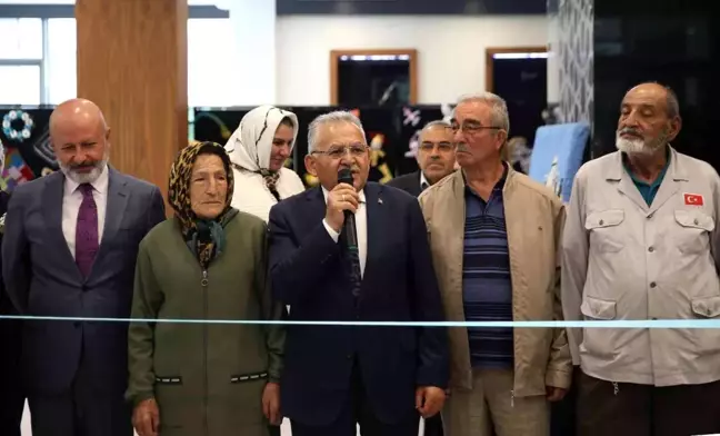 Büyükkılıç'tan ulu çınarlar şiirli, şarkılı sergi açılışı
