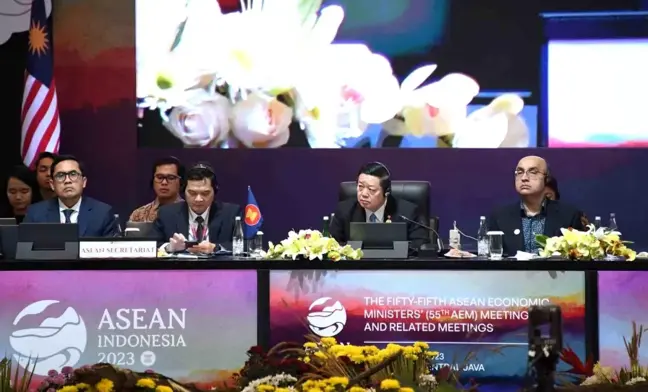 ASEAN Zirvesi Jakarta'da Başlıyor