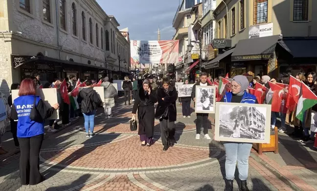 BARÜ Öğrencileri İsrail'in Filistin'e yönelik saldırılarını protesto etti