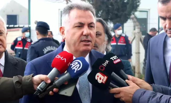 İzmir'deki Lojistik Firmasında Yangın Çıktı