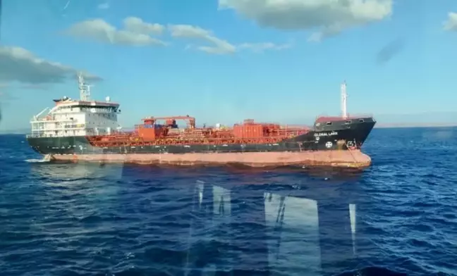 Çanakkale Boğazı'nda Makine Arızası Yapan Tanker Kurtarıldı