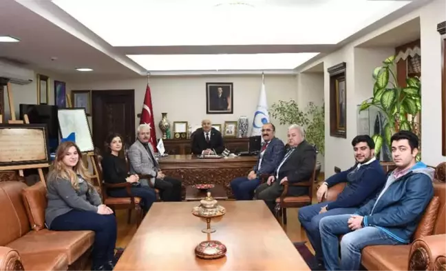 Yeşilay'dan Rektör Gönüllü'ye Plaket