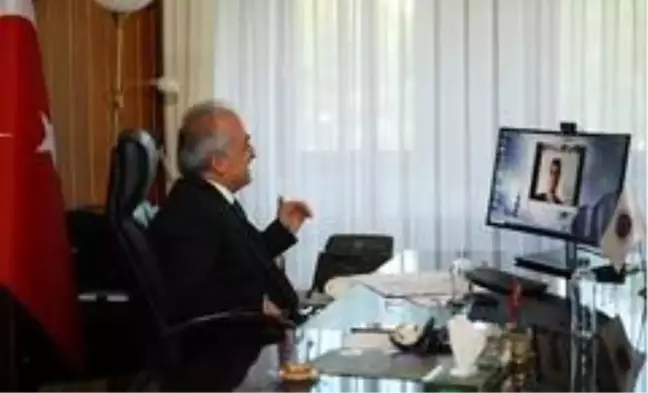 Rektör Çomaklı, üniversiteli adaylarıyla bir araya geldi