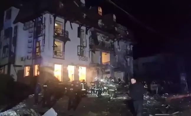 Ukrayna'daki AA Savaş Muhabirlerinin Kaldığı Otel Bombalandı