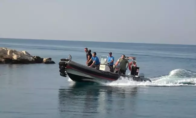 Antalya'da Falezlerden Düşen Kadın Deniz Polisi Tarafından Kurtarıldı