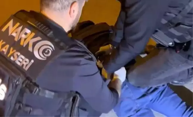 Kayseri'de Uyuşturucu Operasyonu: 10 Kilo Sıvı Uyuşturucu Ele Geçirildi