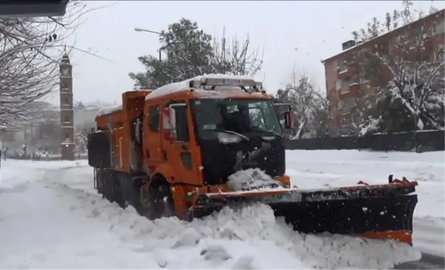 Siirt'te 180 Köy Yolu Ulaşıma Kapandı