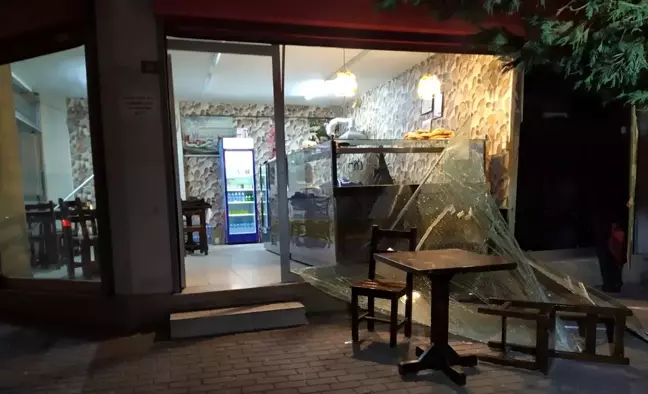 Küçükçekmece'de tüp parlaması: 1 yaralı