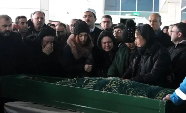 Kalbine yenik düşen sağlık memuru için tören