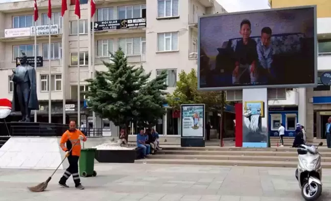 Aksaray Belediyesi, Babalar Günü'nde Temizlik İşçisine Sürpriz Yaptı
