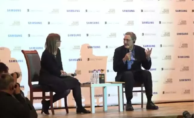 Orhan Pamuk, Moskova'da Yasyana Polkaya Edebiyat Ödülü'nü Aldı